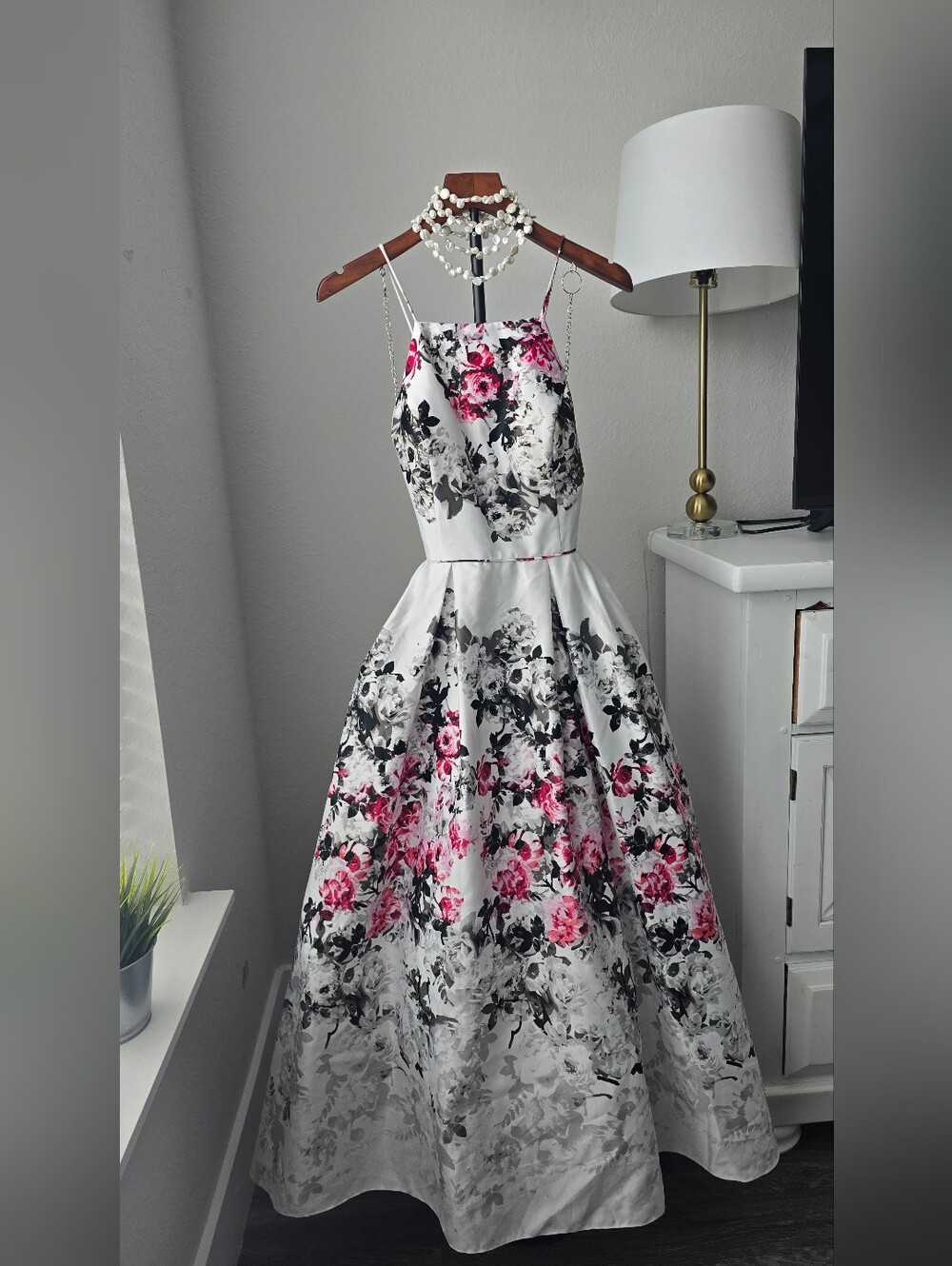Betsy & Adam 12 White Floral Gown NWT_Flaws